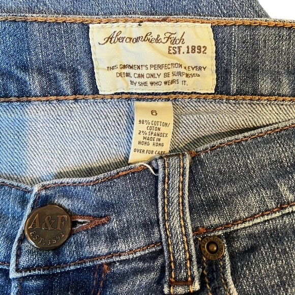 Abercrombie and Fitch Y2K Low Rise Flared Leg Jeans Size 6 - Picture 5 of 8